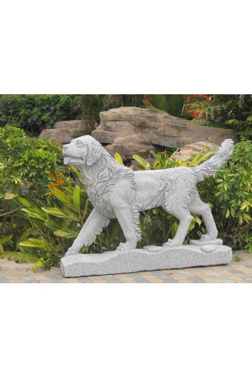 Скульптура собаки из гранита